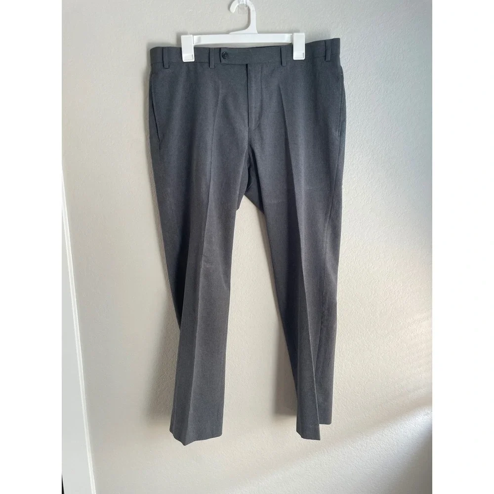 Van Heusen Men's Flat Front Dress Pants Slim Fit Straight Legs Size 36